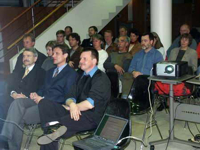 Bild: Besucher der Wanderausstellung